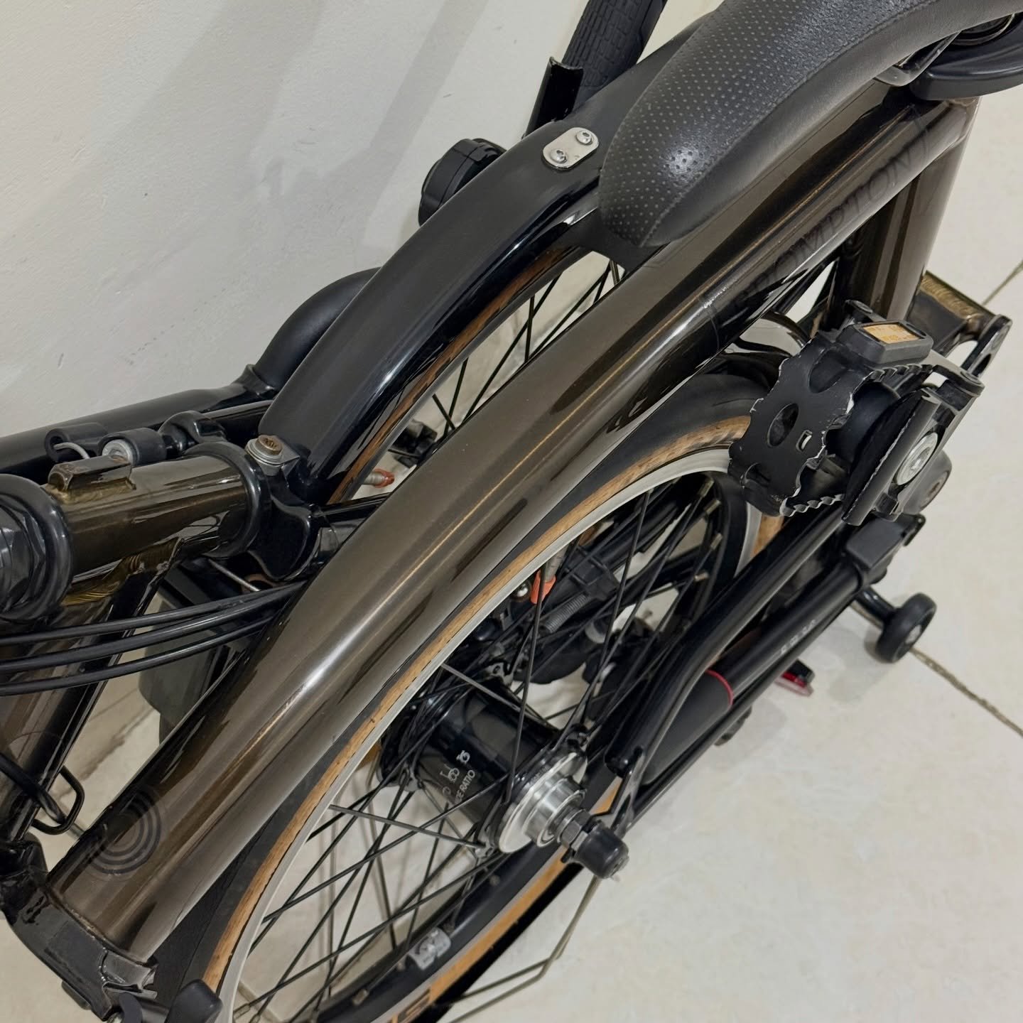 Brompton H6L Black Lacquer Black Edition 2021 (5) - Brompton Bekas