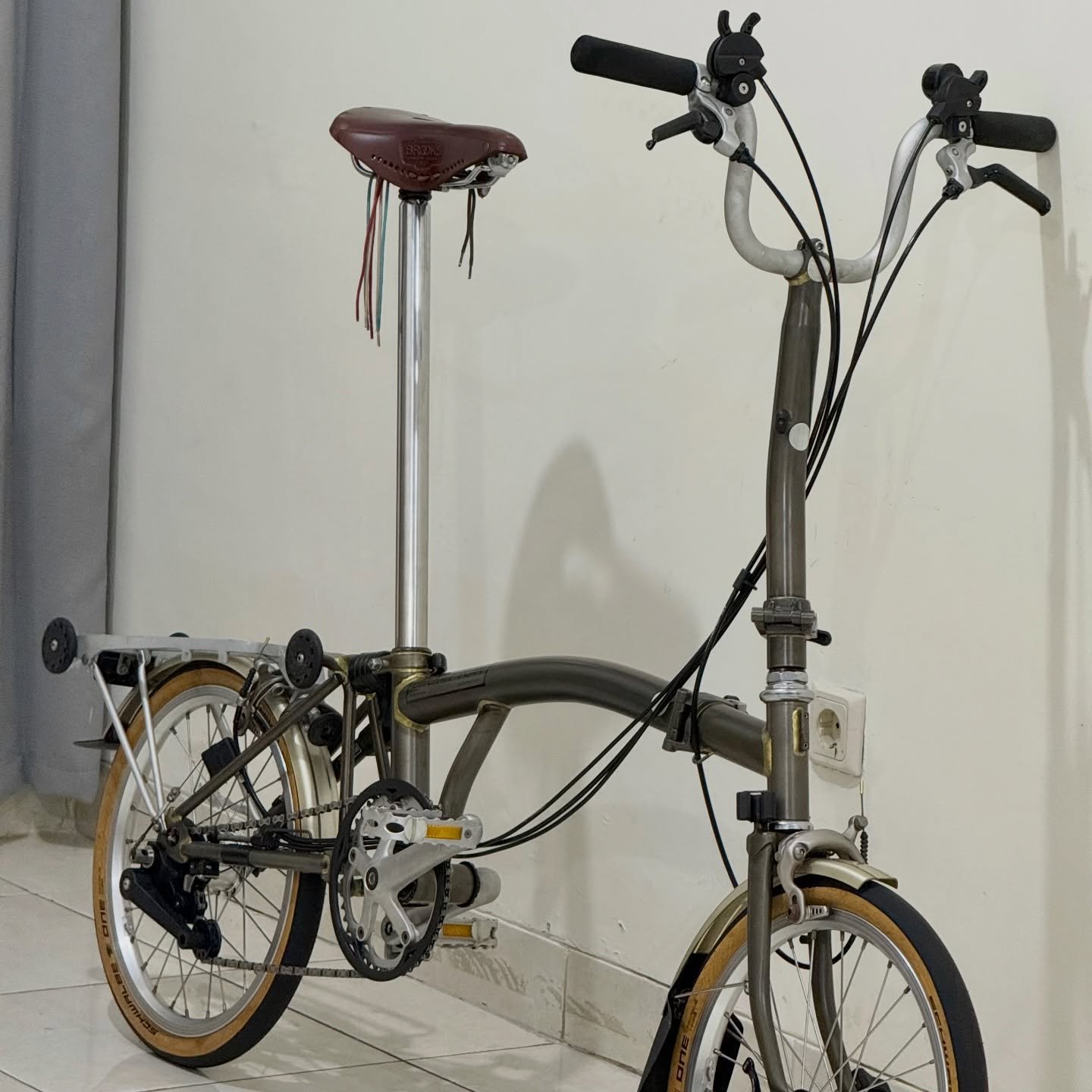 Brompton H6R Raw Lacquer 2014 Good Condition dengan Brooks B17 (1) - Brompton Bekas Brompton H6R Raw Lacquer 2014 | Good Condition dengan Brooks B17