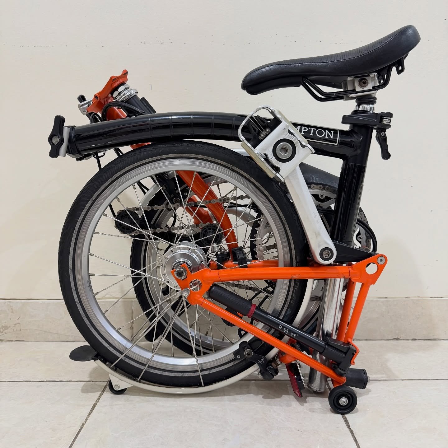 Brompton M6L Black Orange 2019 3 - Brompton Bekas Brompton M6L Black Orange 2019