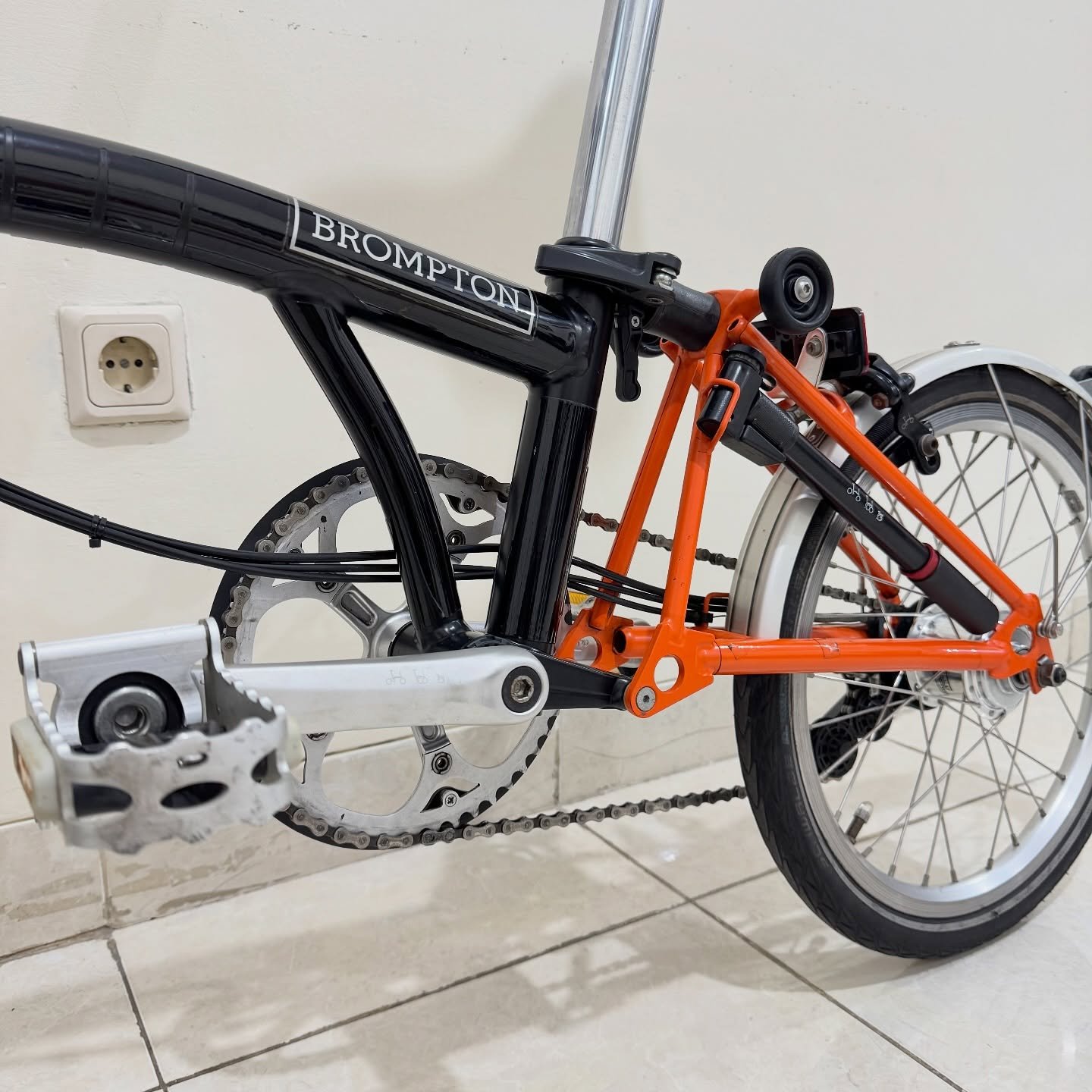 Brompton M6L Black Orange 2019 4 - Brompton Bekas