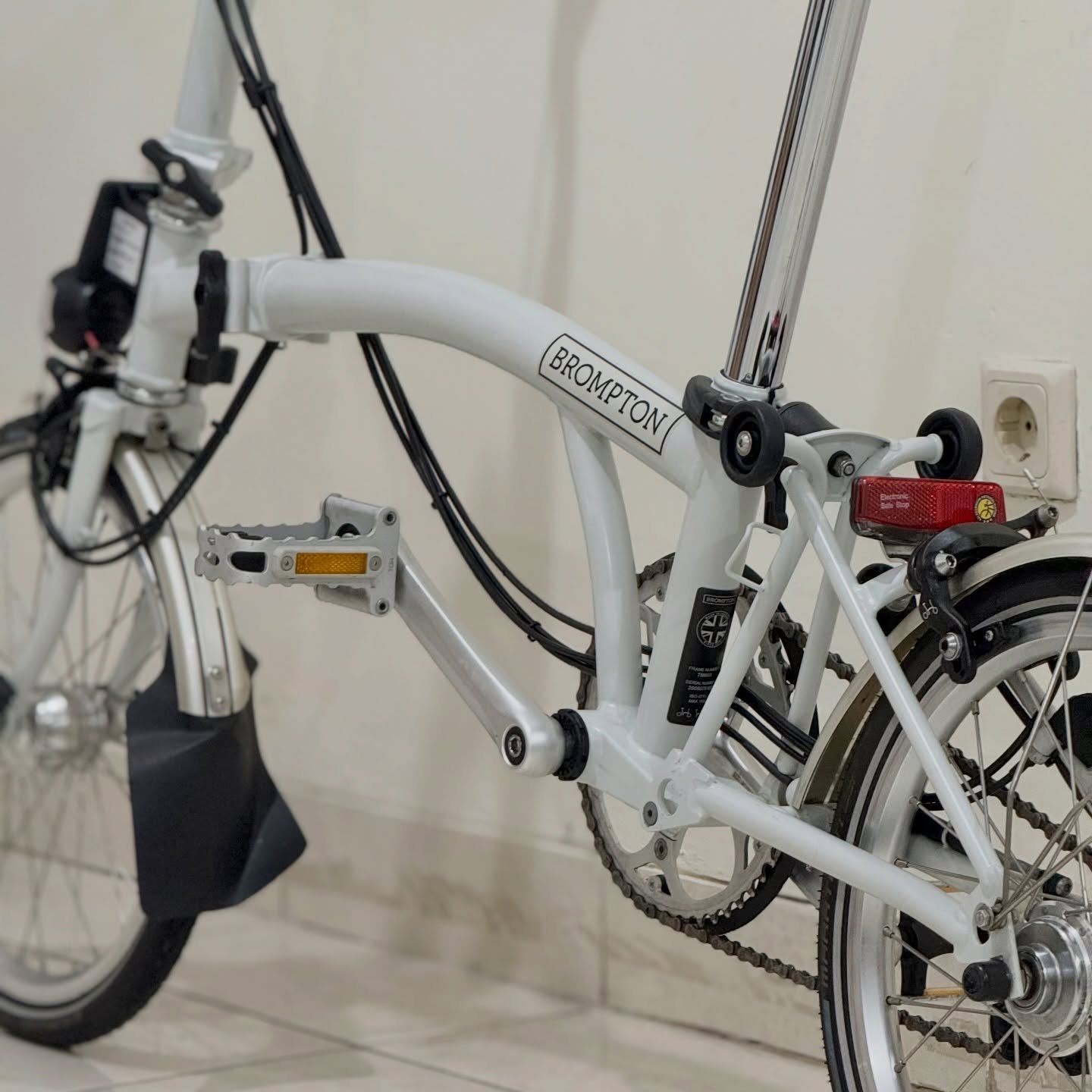 Brompton M6LD Papyrus White 2020 Dynamo Lamps Bekas Istimewa (2) - Brompton Bekas