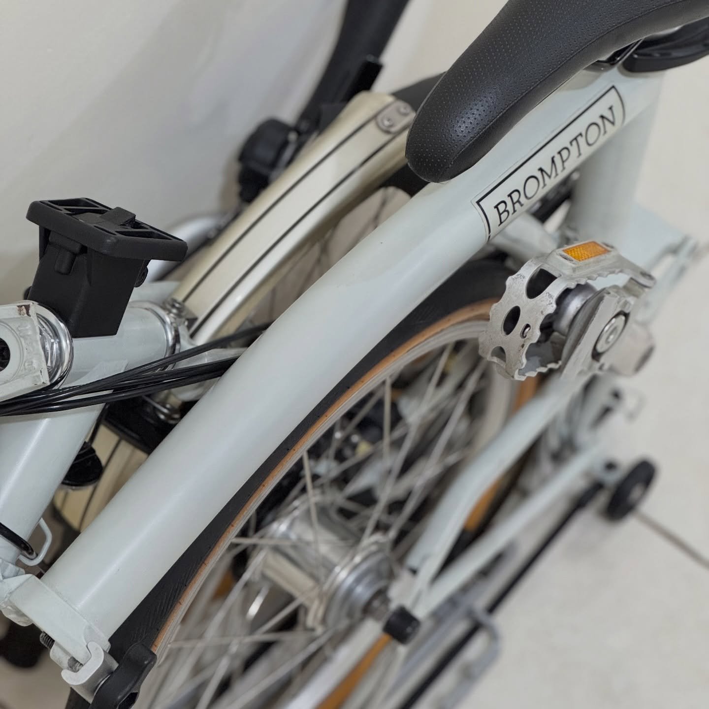 Brompton M6R Papyrus White 2020 4 - Brompton Bekas