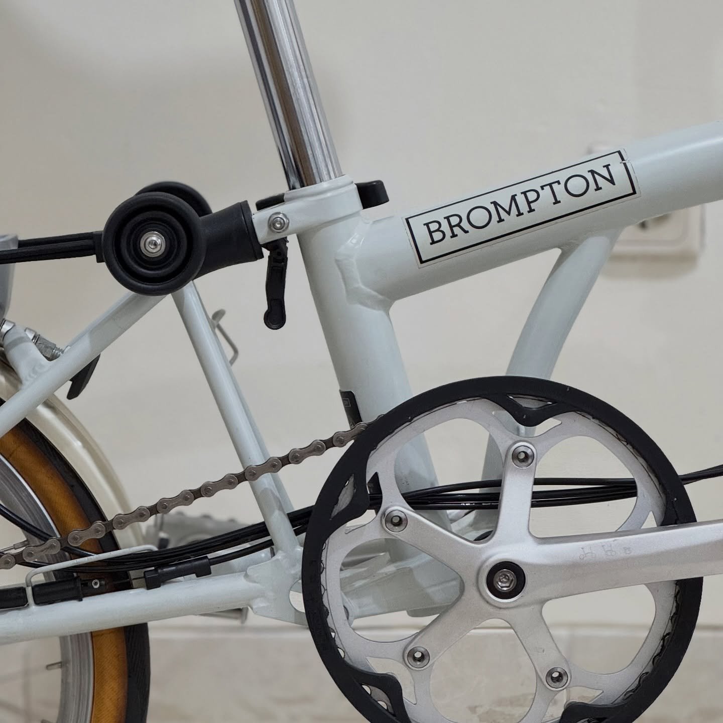Brompton M6R Papyrus White 2020 6 - Brompton Bekas