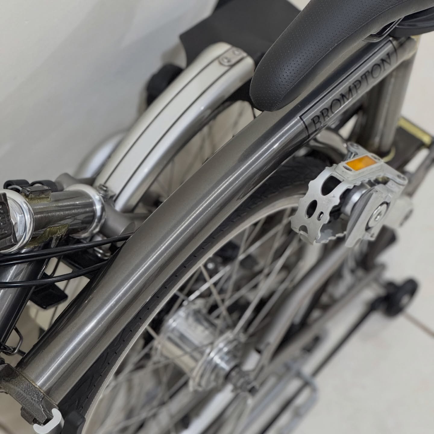 Brompton M6R-X Raw Lacquer Titanium 2020 5 - Brompton Bekas