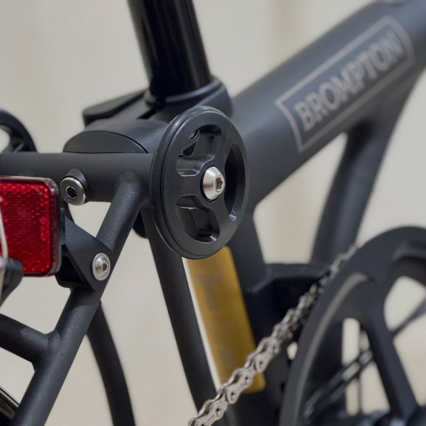 Brompton T Line Ceratech Black Gold Limited Titanium Edition 10 - Brompton Bekas